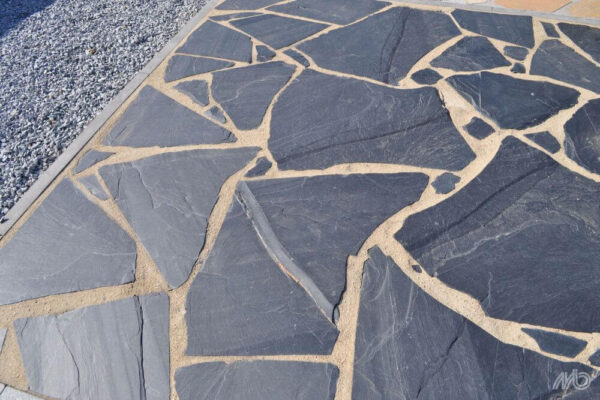 Flagstones_Ultra_Black-michel-oprey