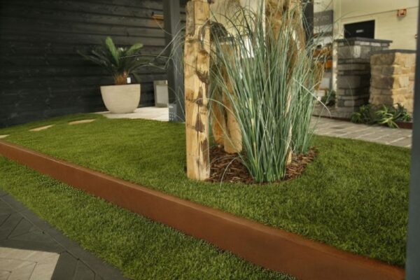 U-profiel ongelijkzijdig opsluitband 6 cm - 300x6.4x19.6/4.57 cm Corten - Afbeelding 2